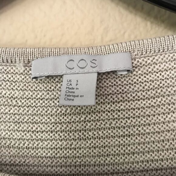 COS Oversized Ribbed Minimalist Sweater - Picture 2 of 6